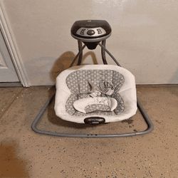 very cup Cozy Infant Swing – Soft and Secure for Your Little One