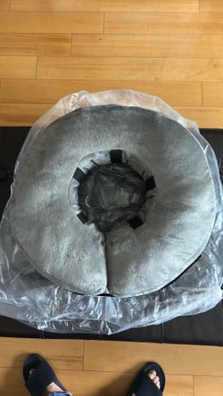 Unused new XL Comfurt collar for dog surgical recovery