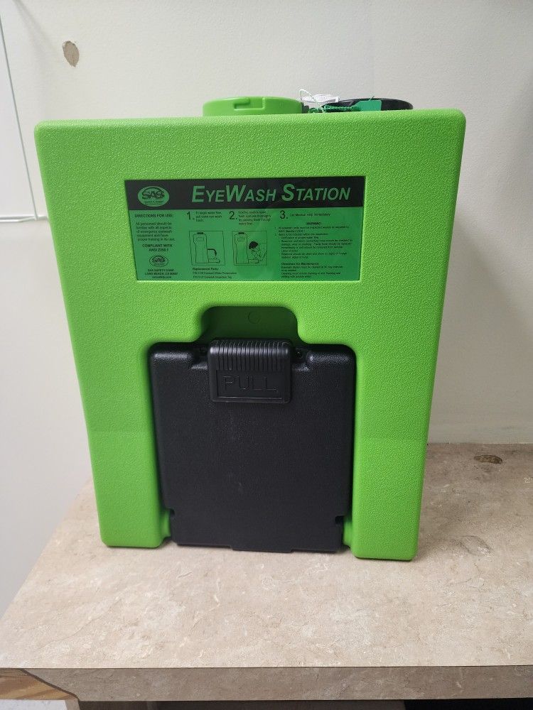 SAS Safety Portable Emergency Eyewash Station
