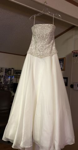 Wedding gown (read details)