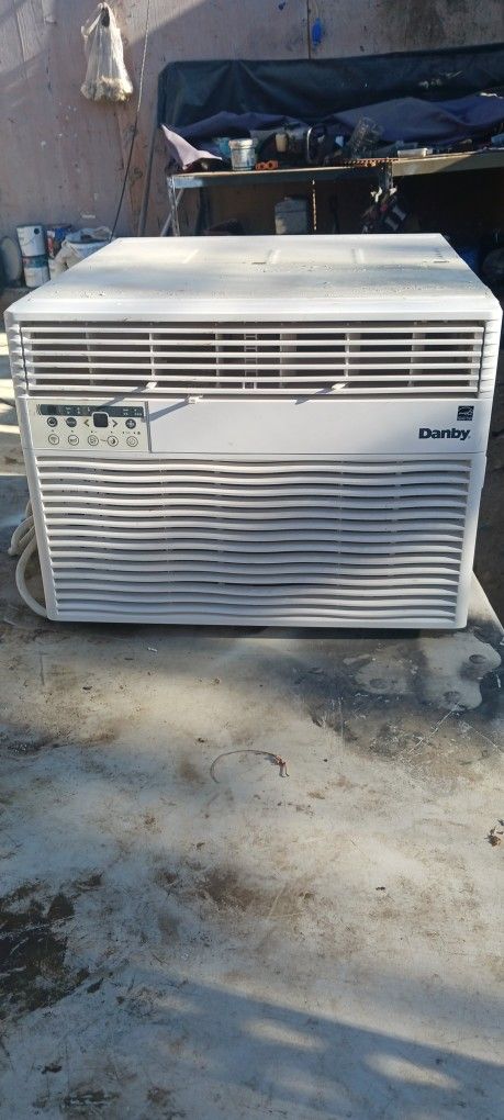 Ac For Windows In Good Working Condition