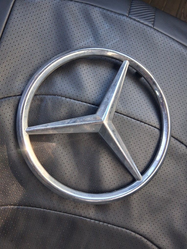Mercedes Sprinter Grille Emblem