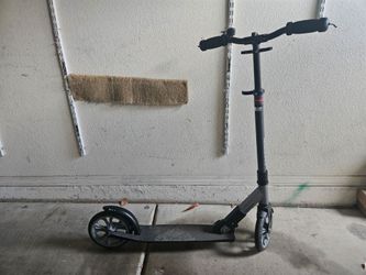 Foldable kick scooter