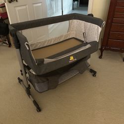 Bassinet (No mattress)