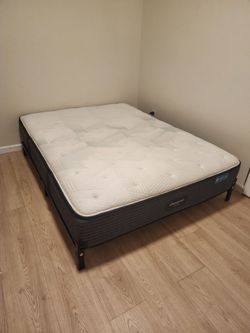 Queen bed