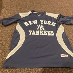 New York Yankees Logo Blue Stitches T-Shirt Men's S short sleeve jersey EUC!