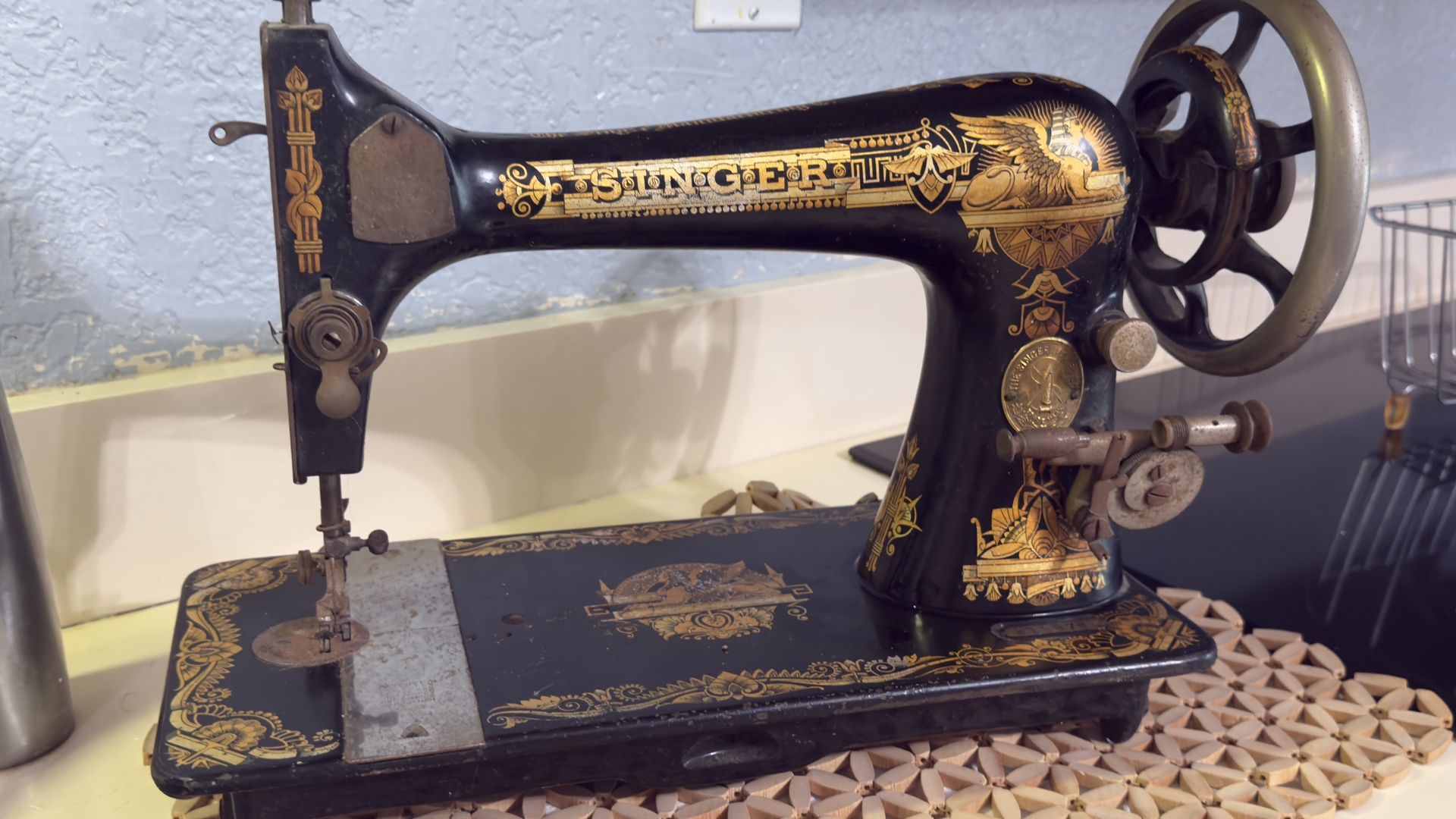 Singer Sewing Machine – Manufacture Year: Early 1906