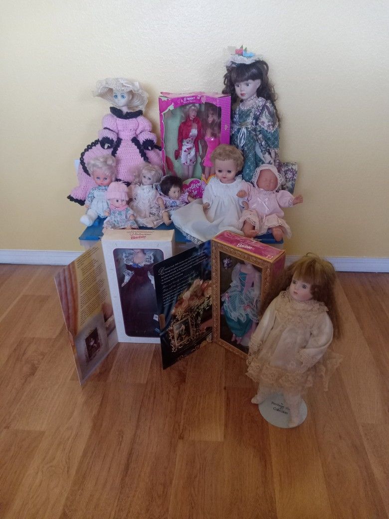 Collectable Dolls,32 Total.