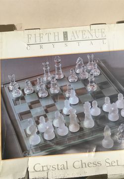 Crystal chess set