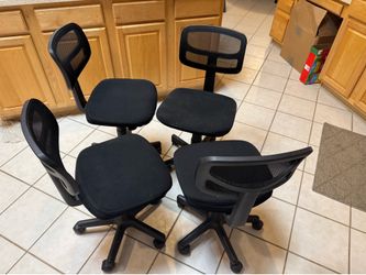 4 office adjustable chairs Black Mesh Back, Padded Seat