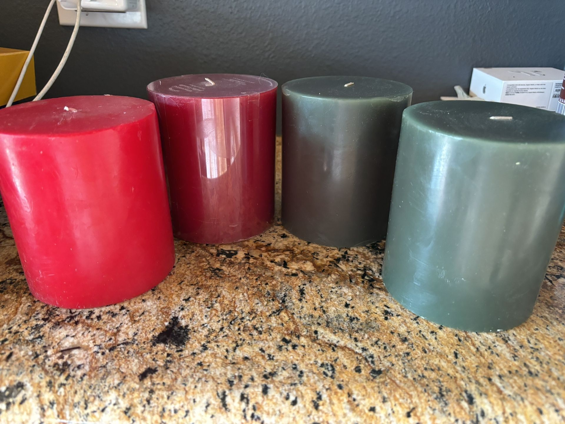 Pottery Barn NWT Christmas Unscented Set Of 4 Pillar Candles