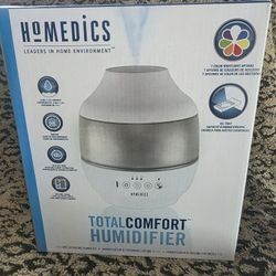 HoMedics Total Comfort Cool Mist Ultrasonic Humidifer Small; changes colors  (In Box)
