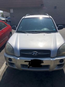 2005 Hyundai Tucson 4 door just got new tags ac cold $2300