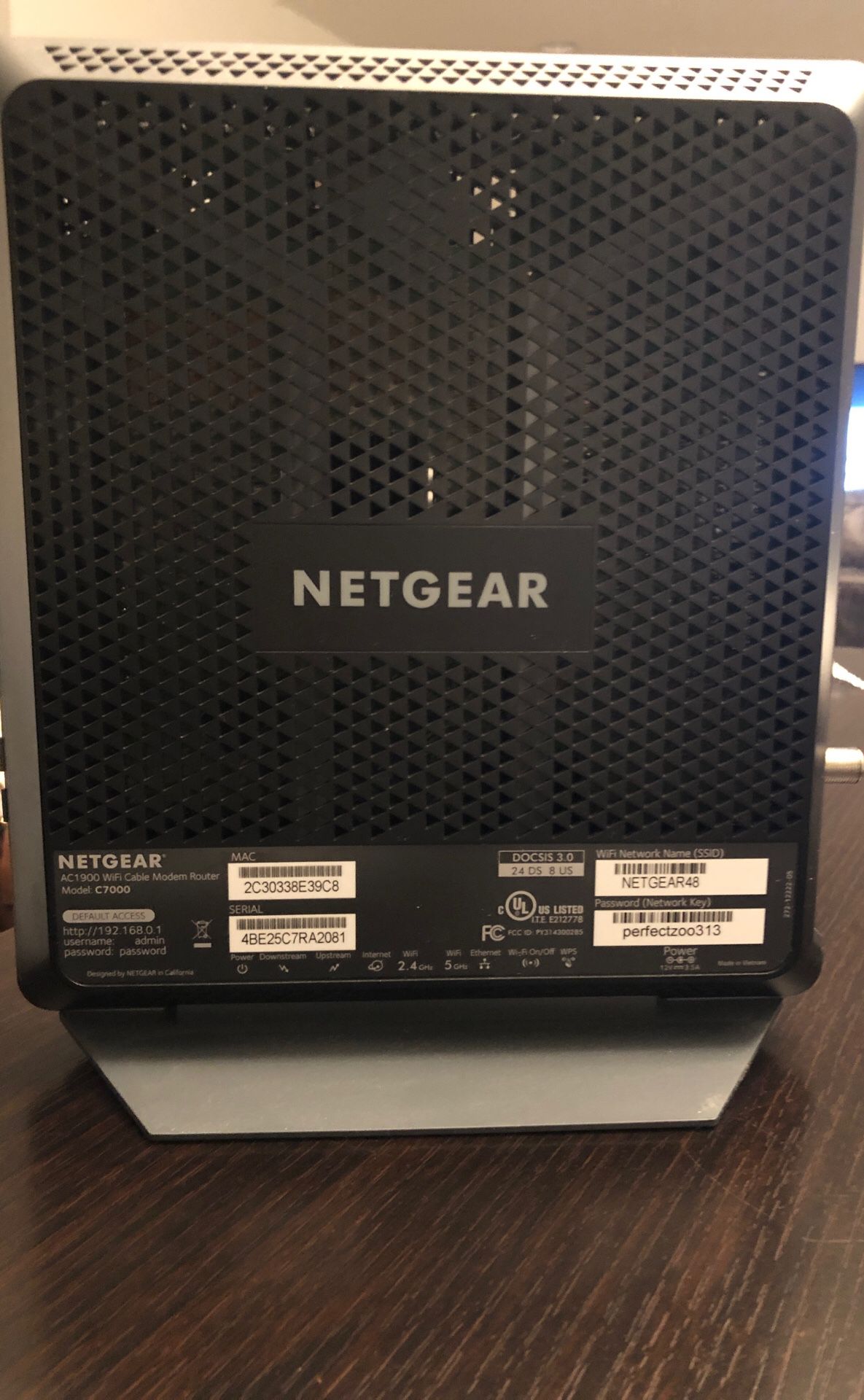 Netgear nighthawk AC1900 WiFi modem router