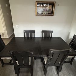 6 Seated Extendable Dining Table