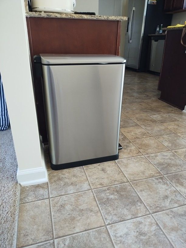 Kitchen Trash Can