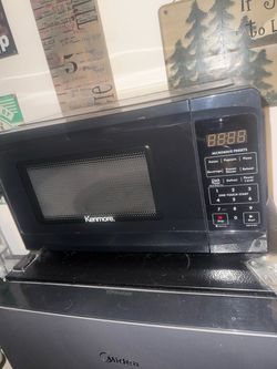 Kenmore Black Countertop Microwave