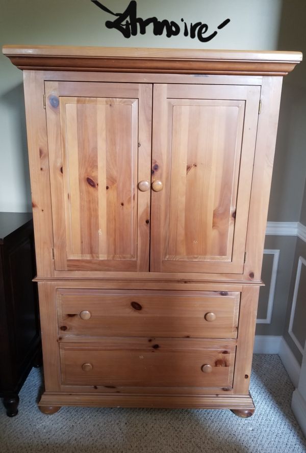 Beautiful Broyhill Fontana Queen bedroom 4 piece set ...