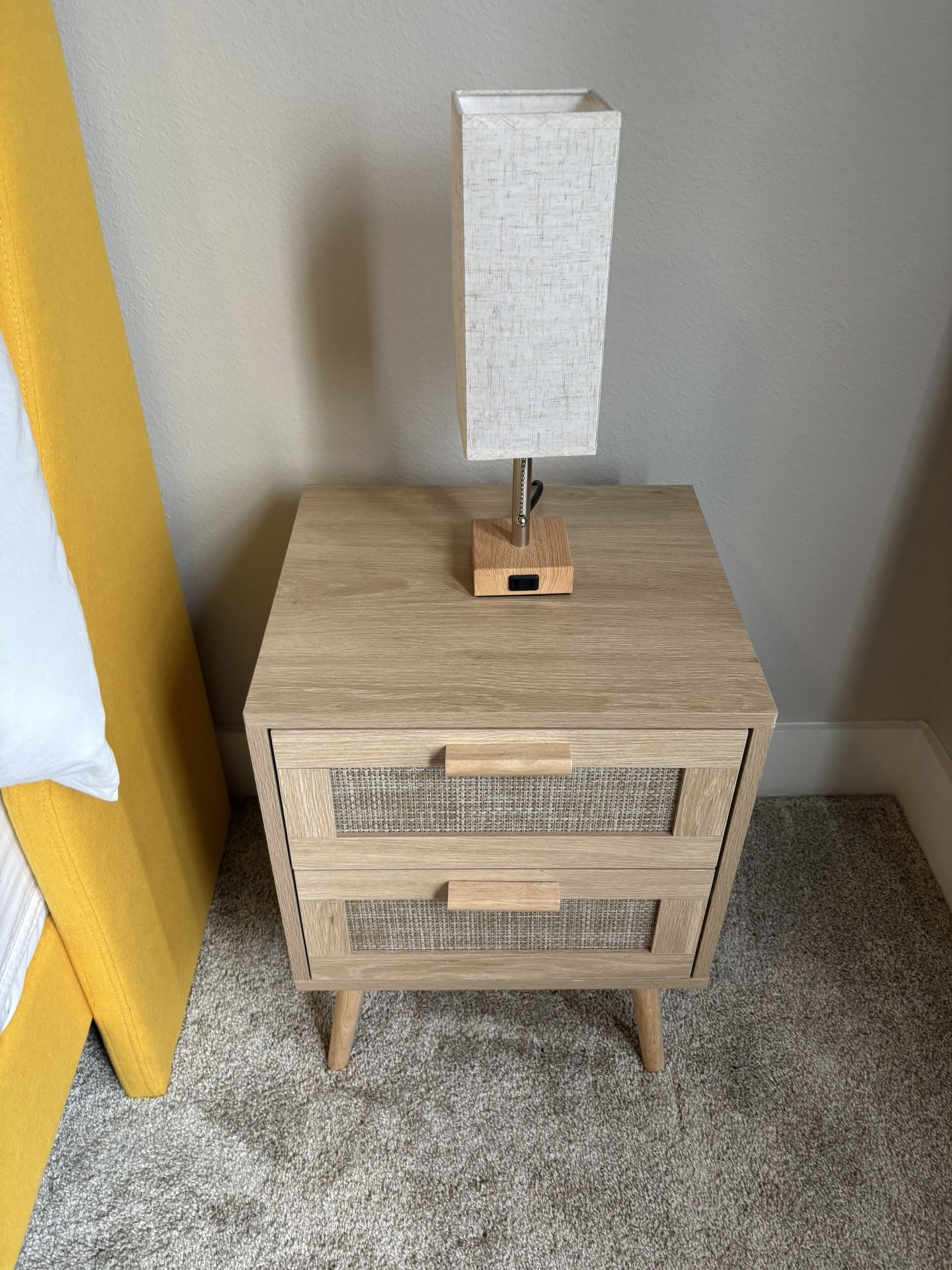 Set of 2 Nightstands $75
