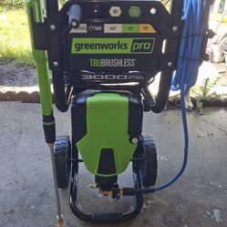 Greenworks Pro 3000-PSI 2.0-GPM Brushless Cold Water Electric Pressure washer with 5 Spray Tips