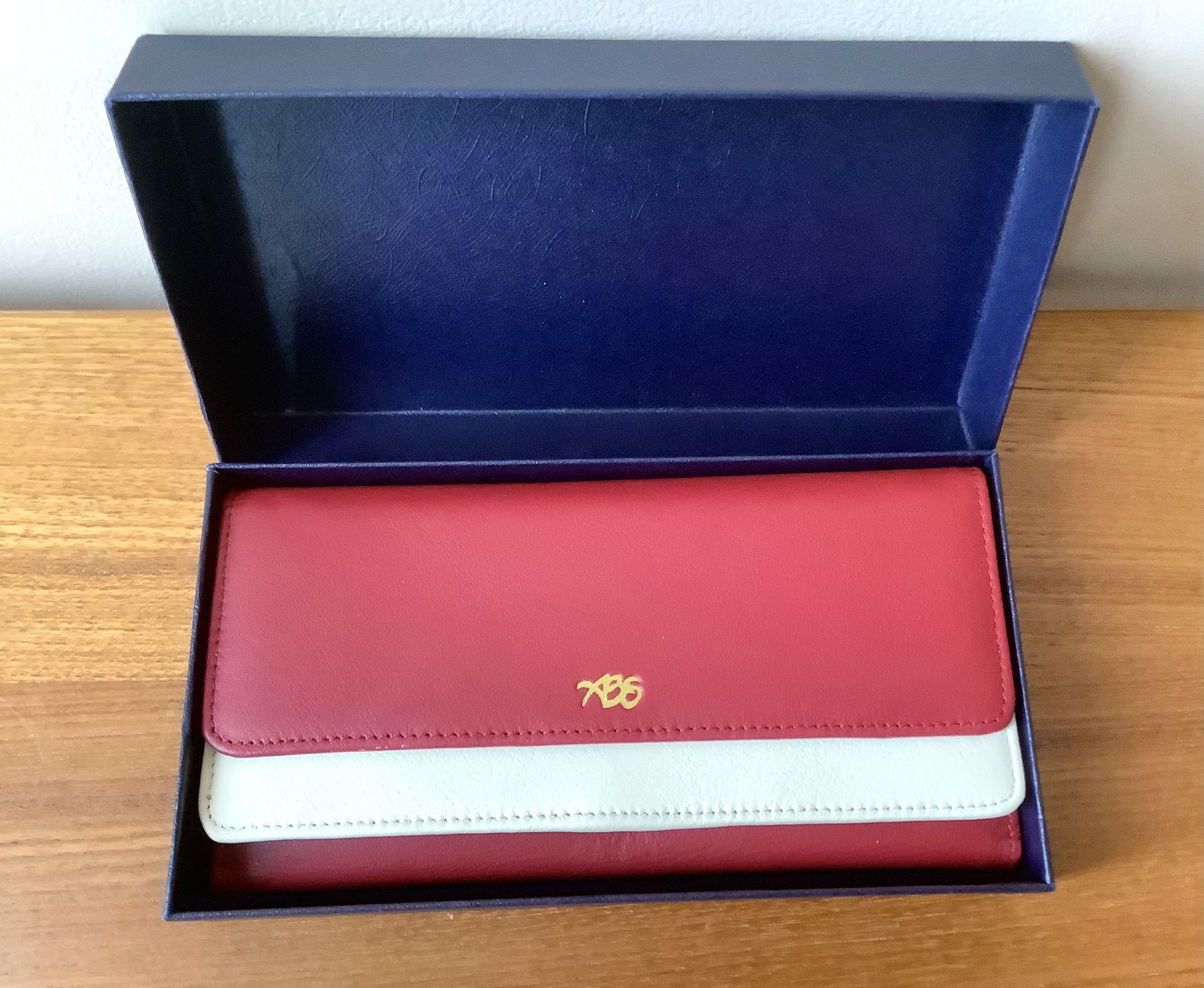 🎁🌹Always Be Secure Women's Leather Clutch Wristlet Wallet RED IVORY New in Box