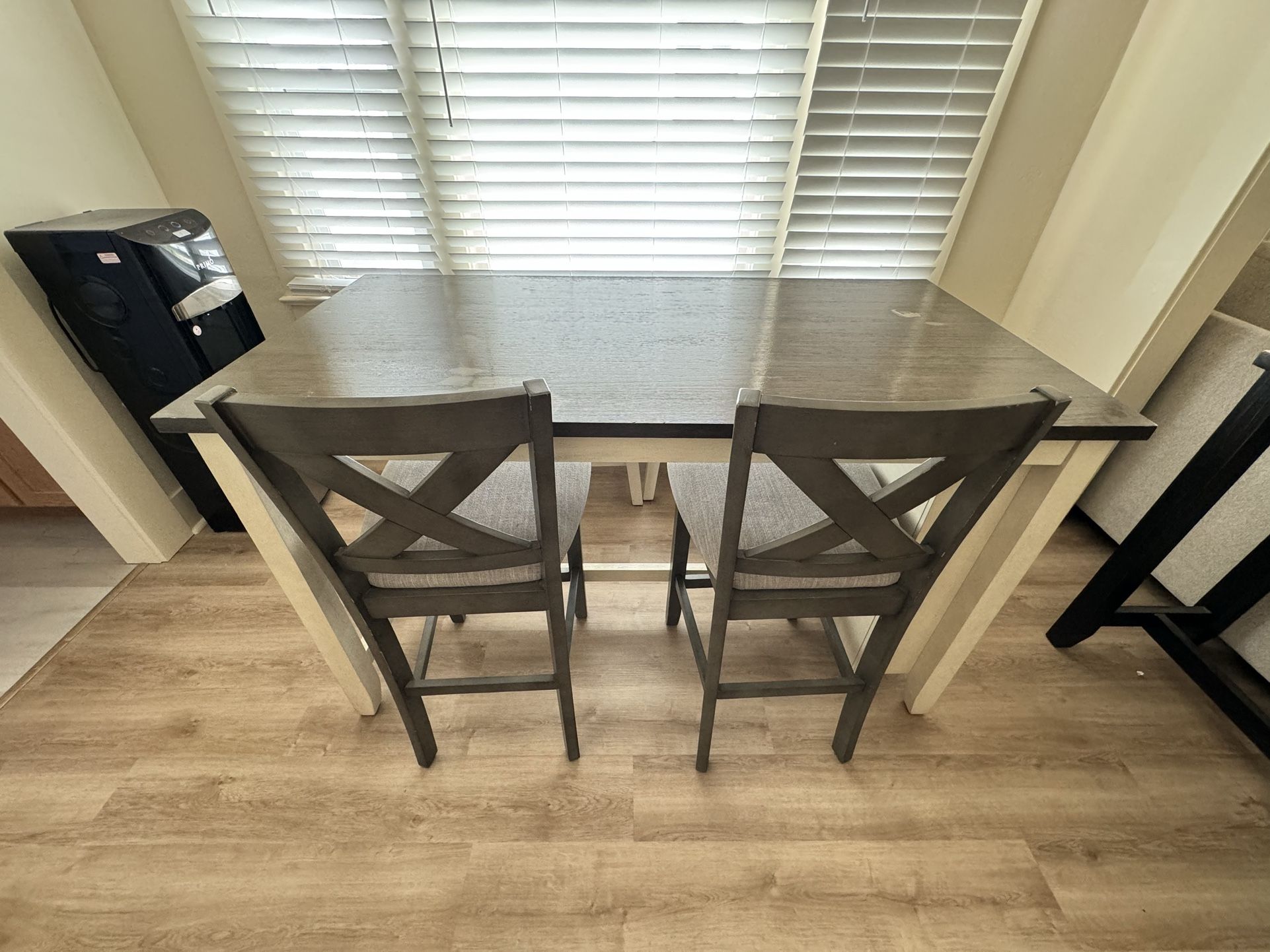 4 Person Dining Table With Side Shelves 