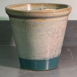 Ceramic pot