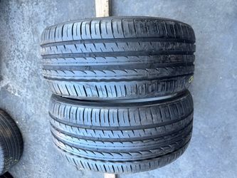 Set of 2 nice tires 225/30/20 ( We install & balance)