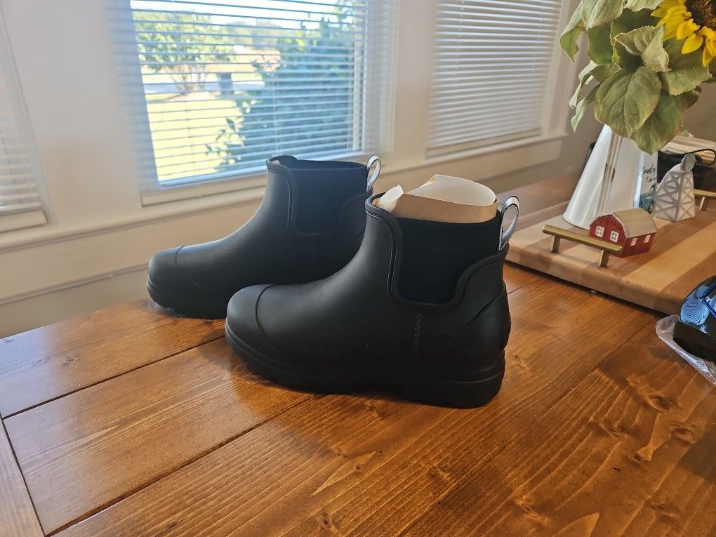 Brand New UGG Droplet Women's Rain Boots 7