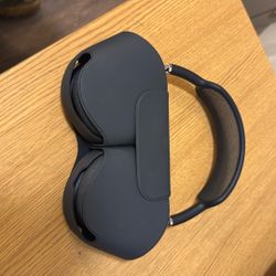 Airpod Max (midnight  color)