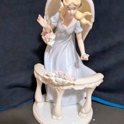 Members Mark Porcelain Angel Holiday Collection 2005