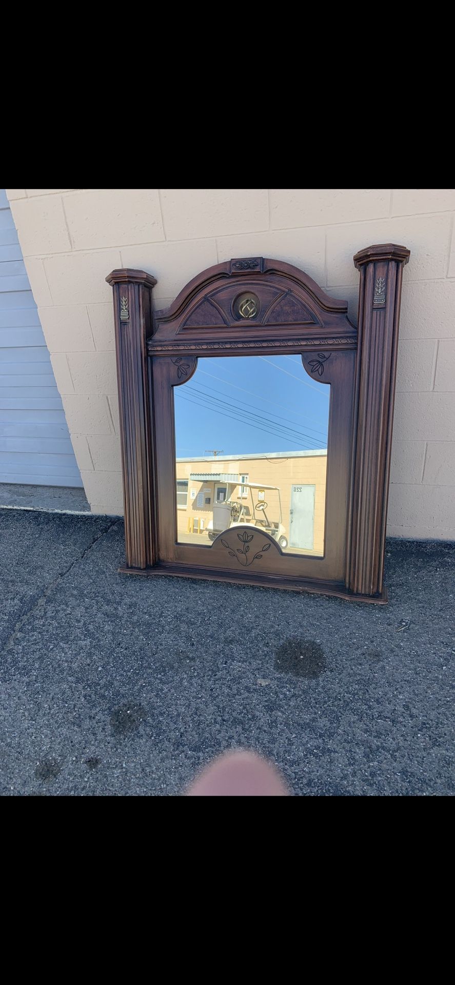 🌹BEAUTIFUL BEDROOM SET: DRESSER, MIRROR,  NIGHTSTAND, BED FRAME 🌹