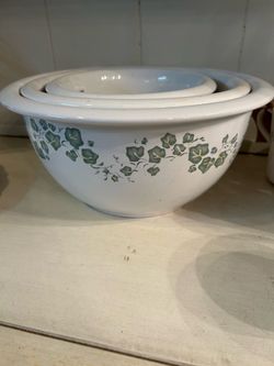 Awesome set of vintage cooking ware