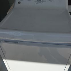 GE. Gas Dryer
