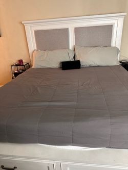 King size Bed w/2 drawers