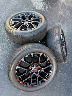 GMC YUKON DENALI WHEELS AND TIRES