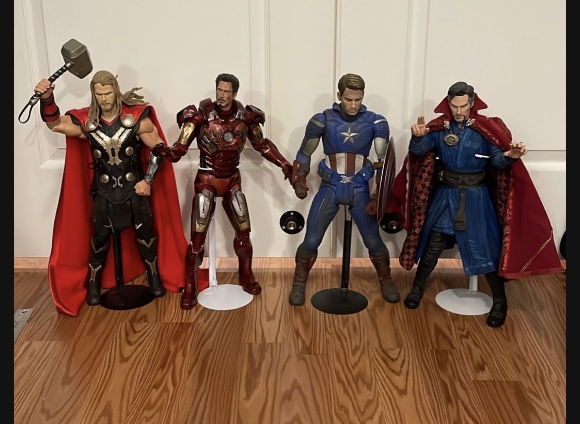 NECA Marvel Avengers 1/4 Scale Figures