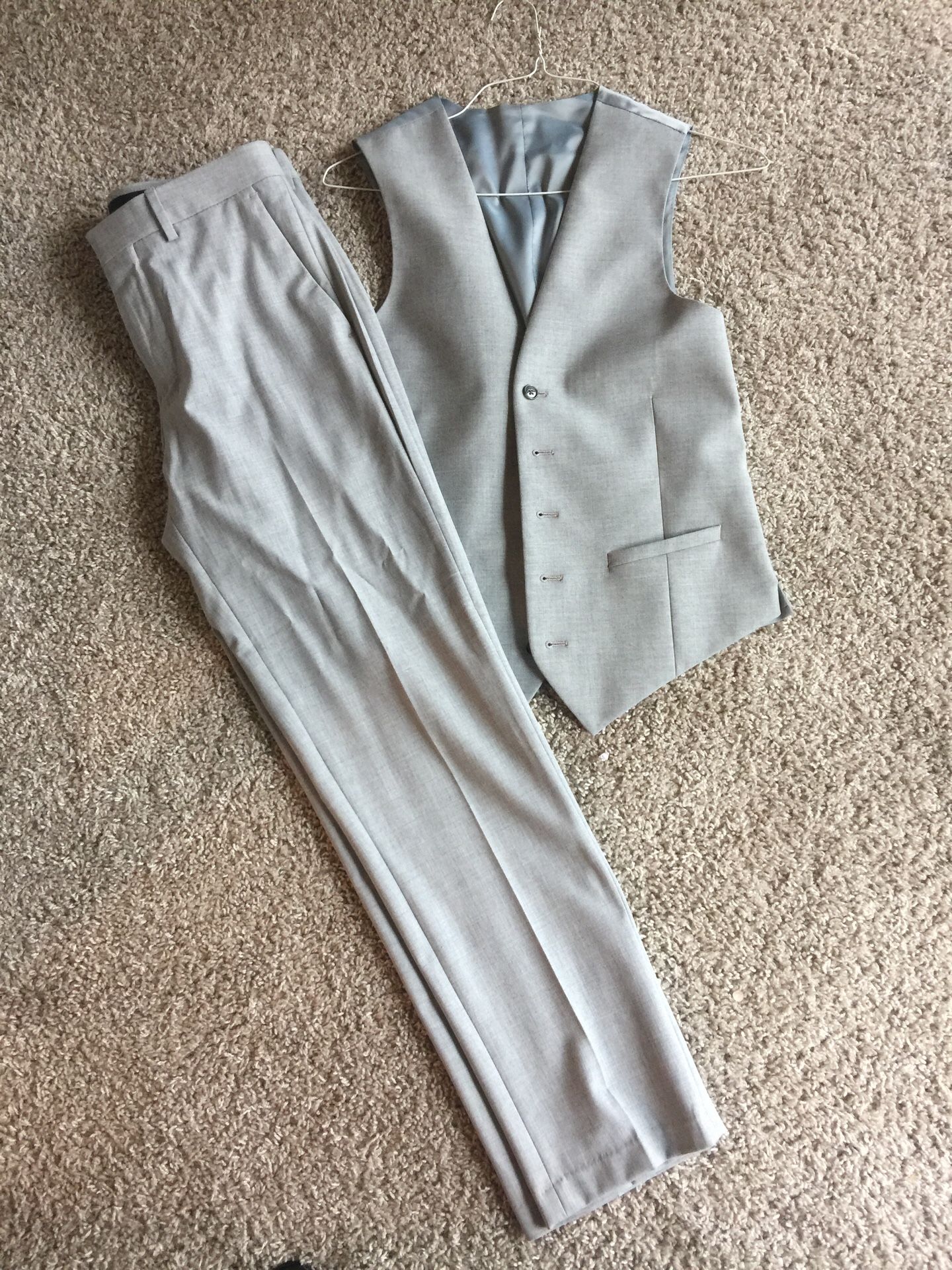 Light Gray Men’s Formal Attire Small