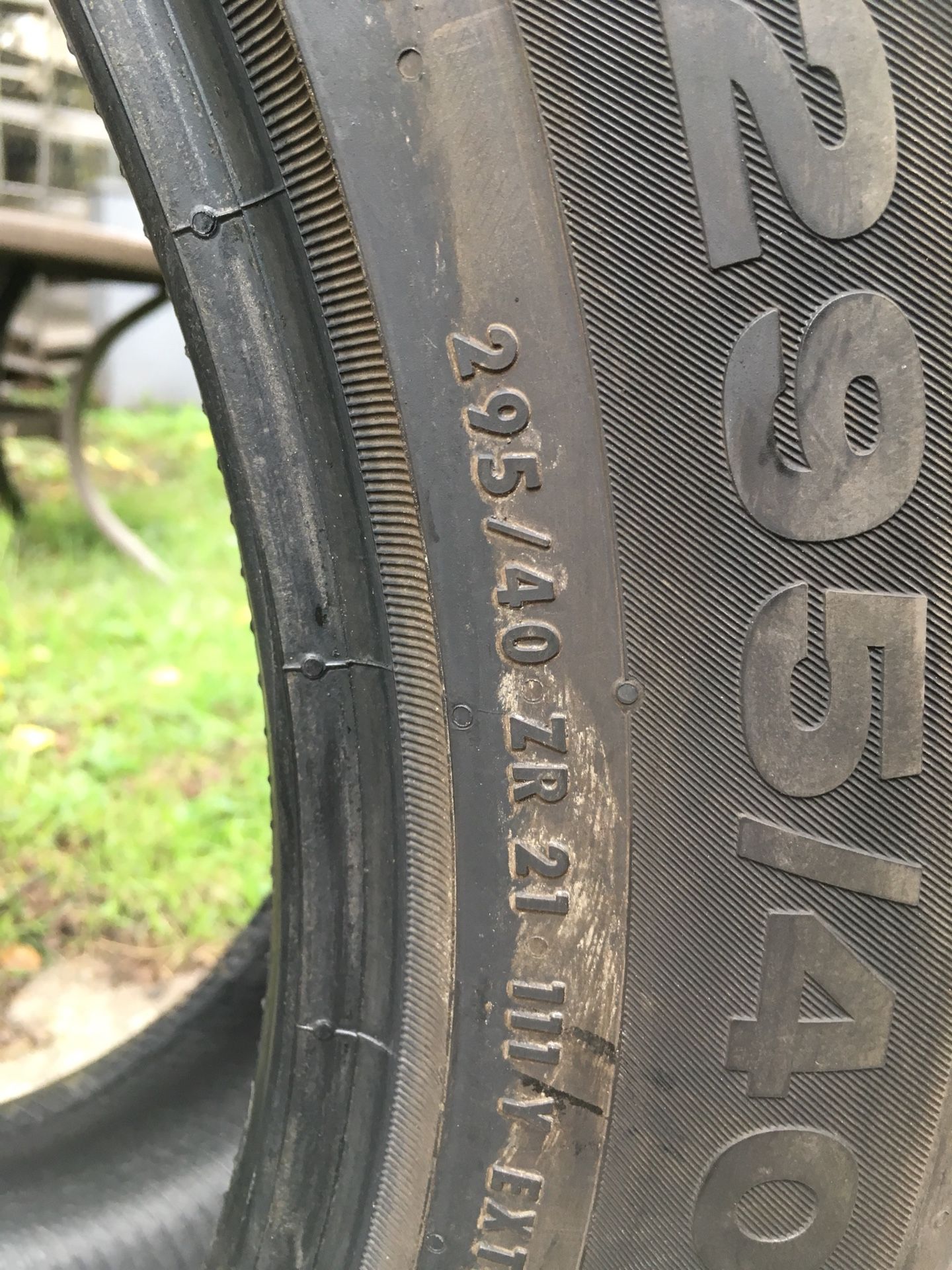Single Used Tire 295-40-21