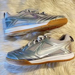 Nike gato metallic silver indoor soccer shoes