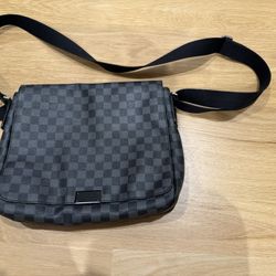 LV Damier Messenger Bag