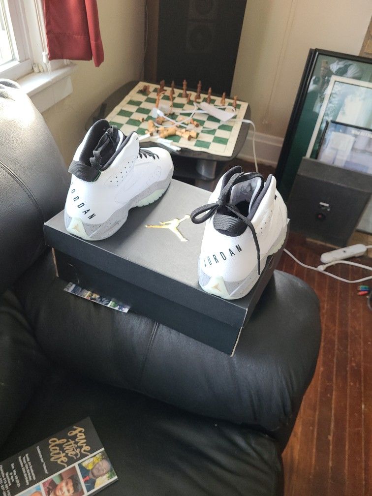 mens air jordans size 9.5