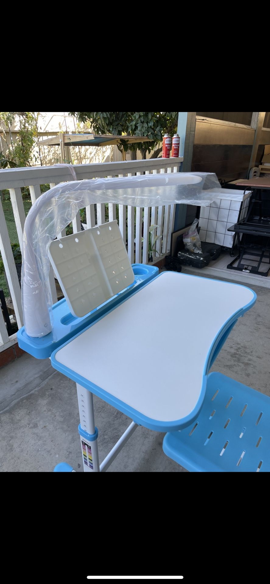 Brand New Kids Desk And Chair Set With Lamp