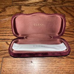New! Gorgeous deep red velvet Gucci case! Comes with case, cleaning cloth and certificate of authenticity!