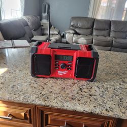 Milwaukee 18v Radio