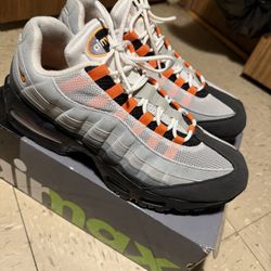 Nike Air Max 95 Mandarin Orange. 