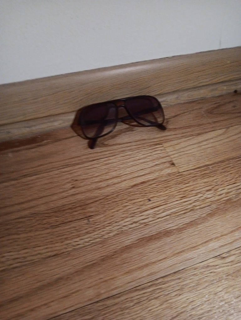 Vintage 1970 Men's Sun Glasses