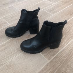 Black Boots