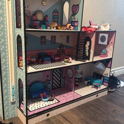 L.O.L Doll House