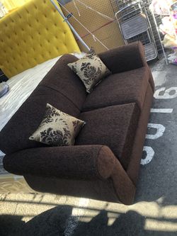 Brown 2 Piece sofa set $500